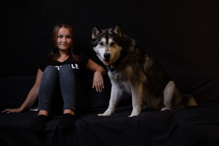 Karolin neljakäpalise sõbraga